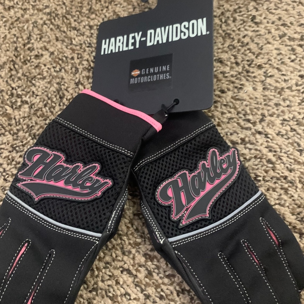 One set of fingered Woman’s riding  gloves one set of fingerless riding gloves